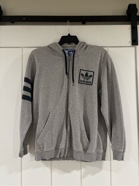 Vintage Adidas Men's Grey Zip-Up Hoodie in Size L *FORMERLY OMAR APOLLO’S*